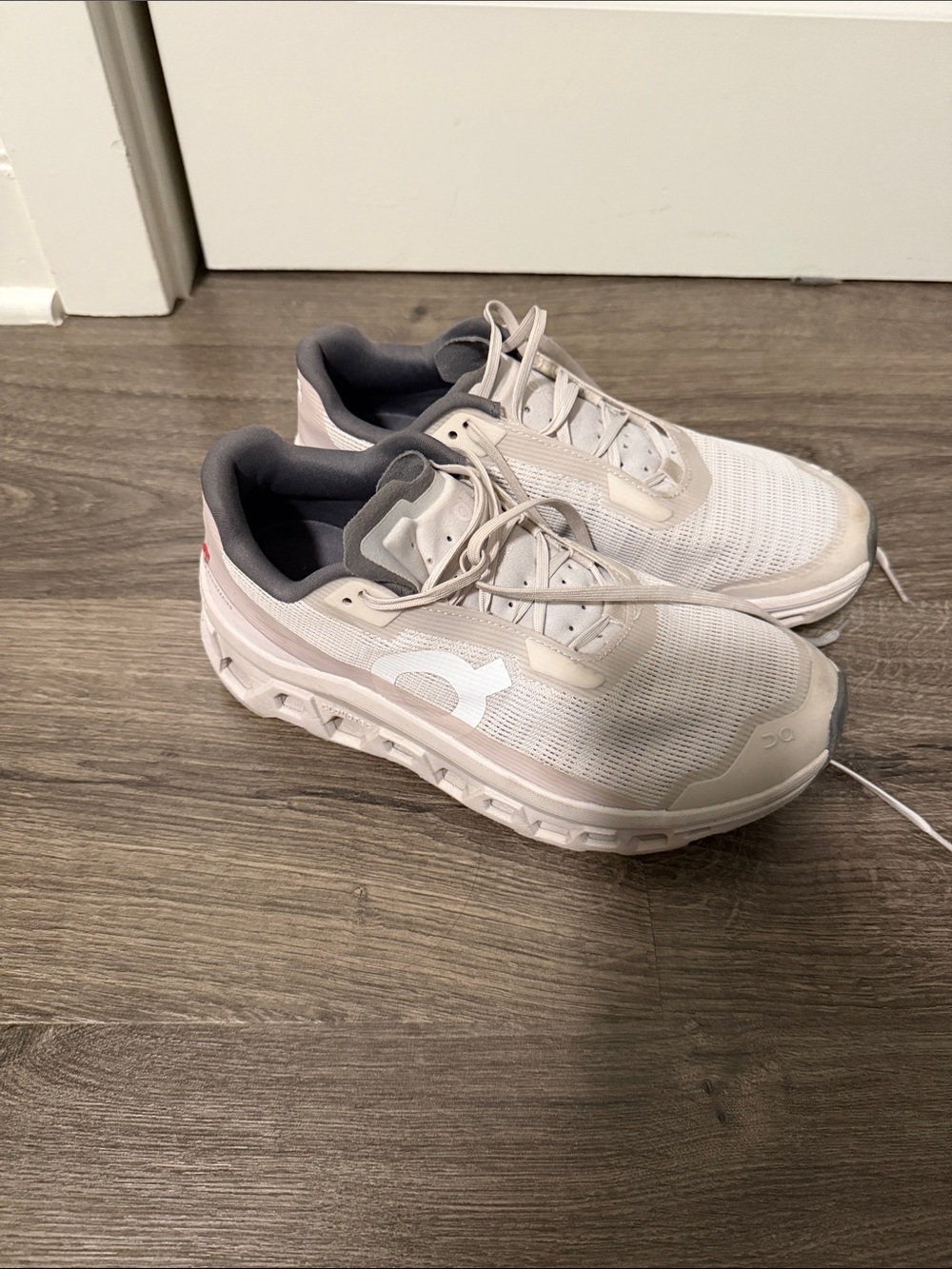 Women’s On Cloudmonster Void Ivory Wolf